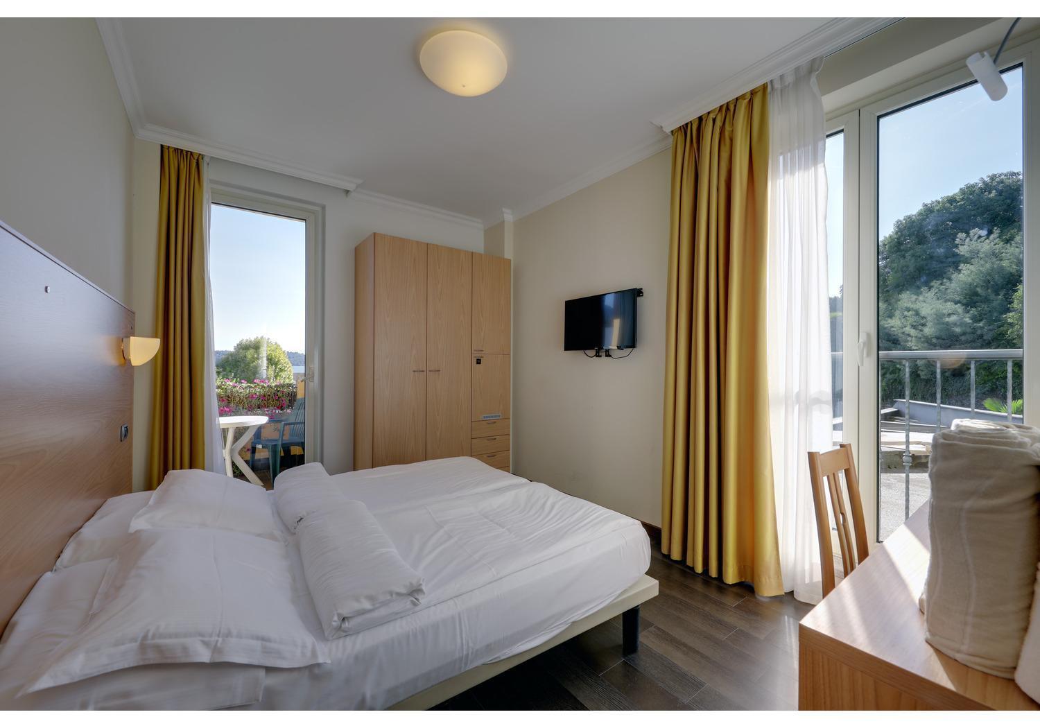 Quadruple Room with Lake View,1666644849:JPEG
